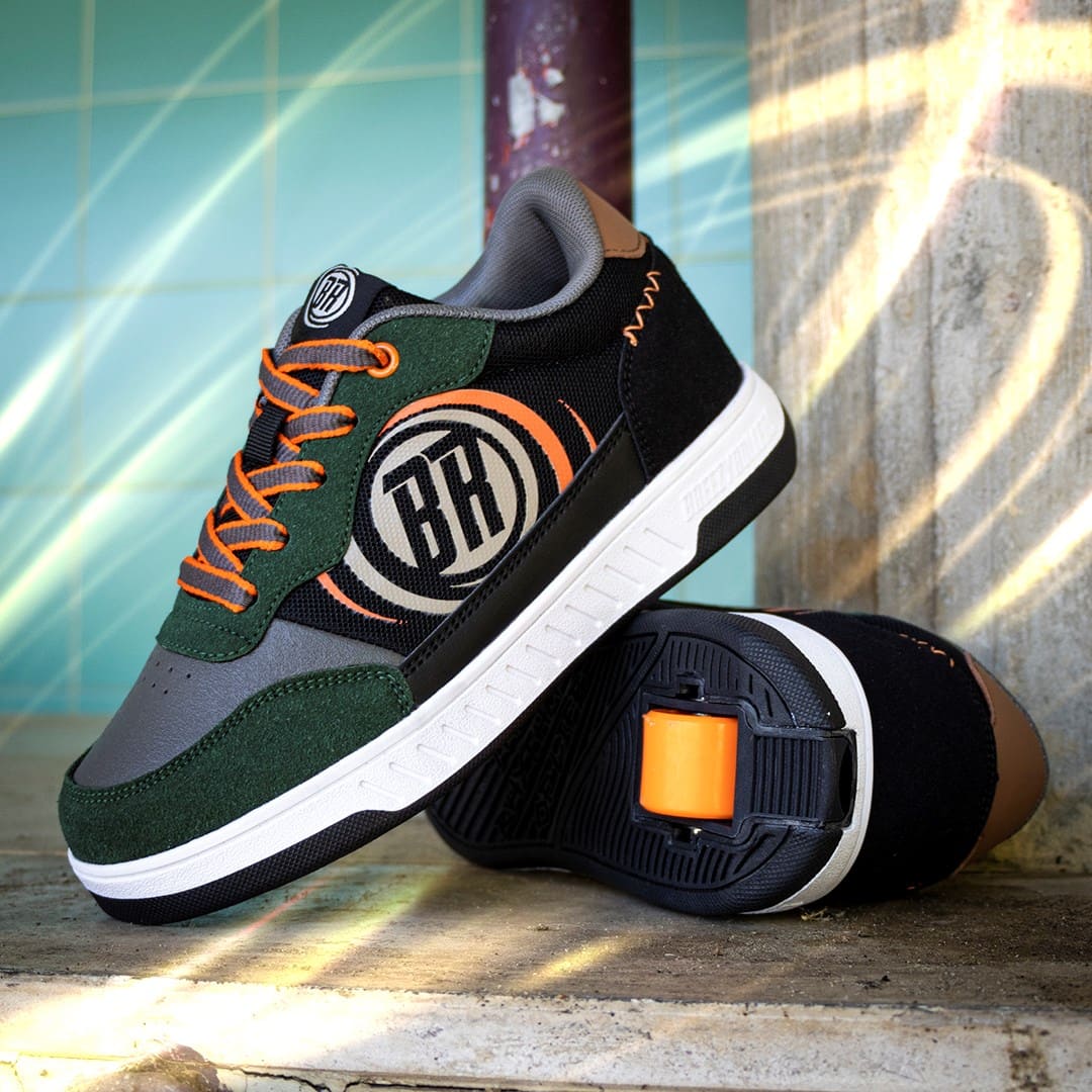 2212311 Breezy Rollers Hero 2 Black Green Lifestyle 03